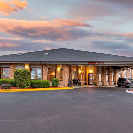 Rodeway Inn Coopersville Exteriér fotografie