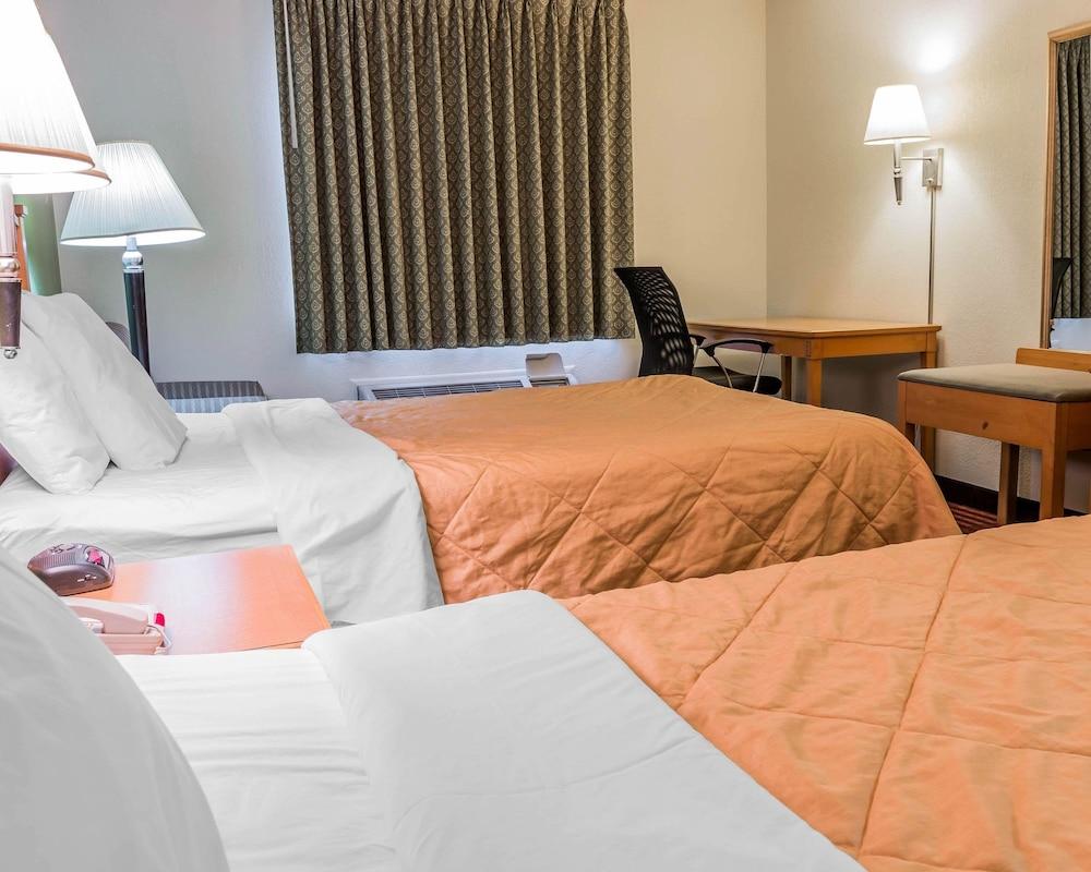 Rodeway Inn Coopersville Exteriér fotografie