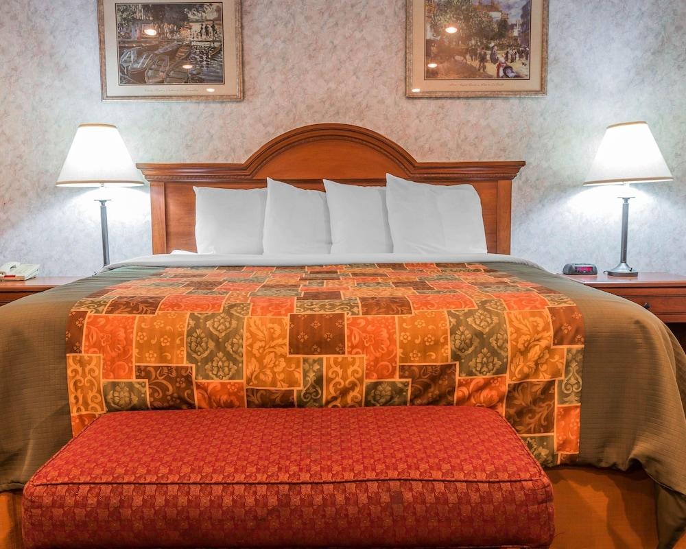 Rodeway Inn Coopersville Exteriér fotografie