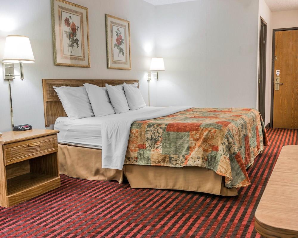Rodeway Inn Coopersville Exteriér fotografie