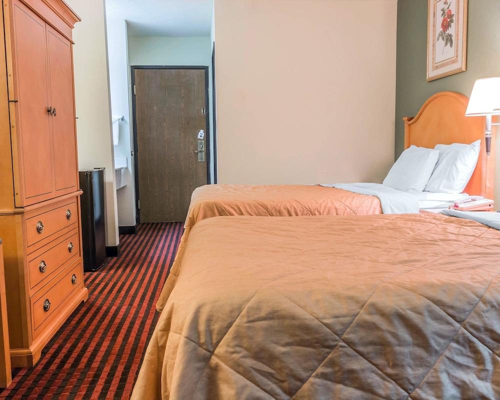 Rodeway Inn Coopersville Exteriér fotografie
