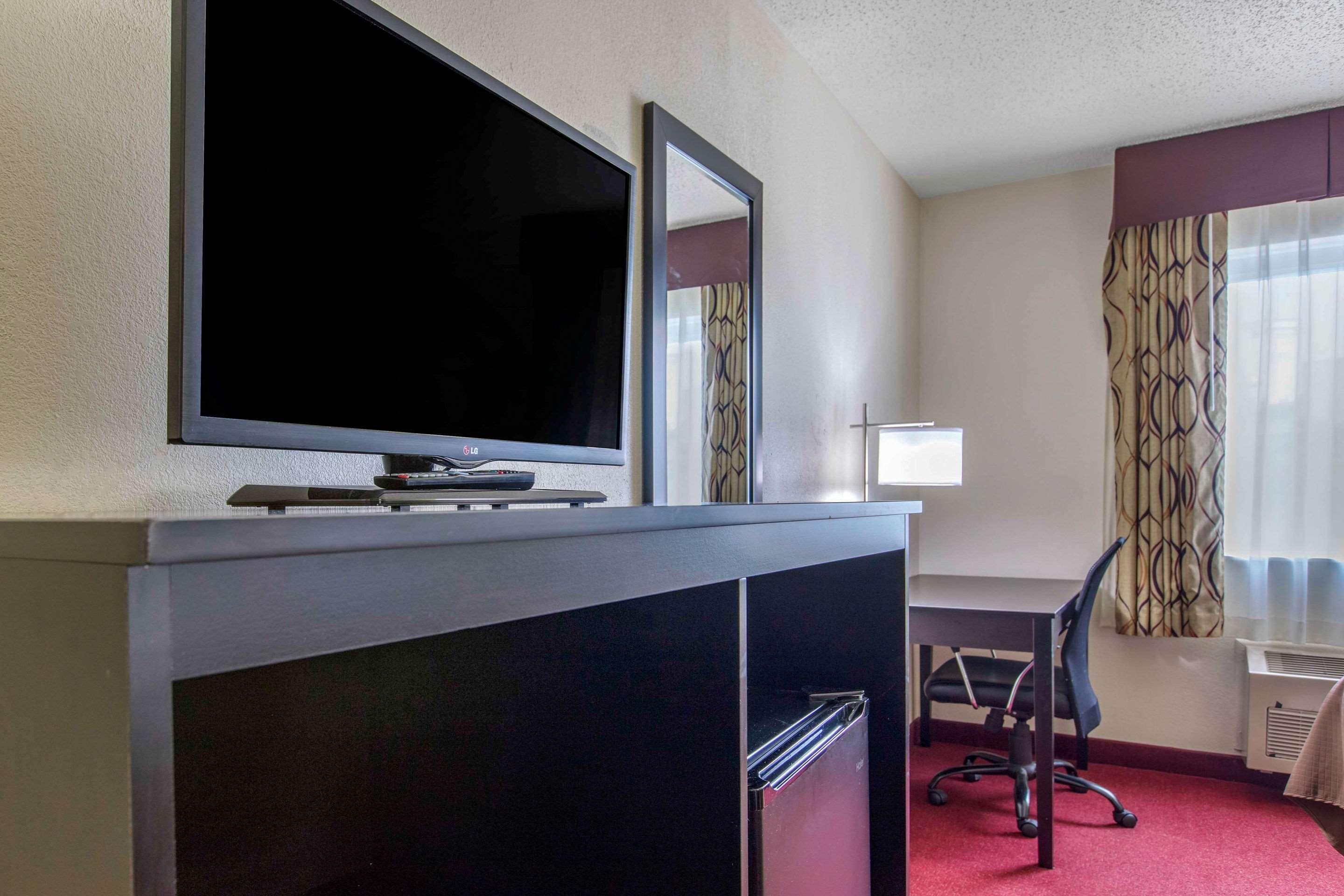 Rodeway Inn Coopersville Exteriér fotografie