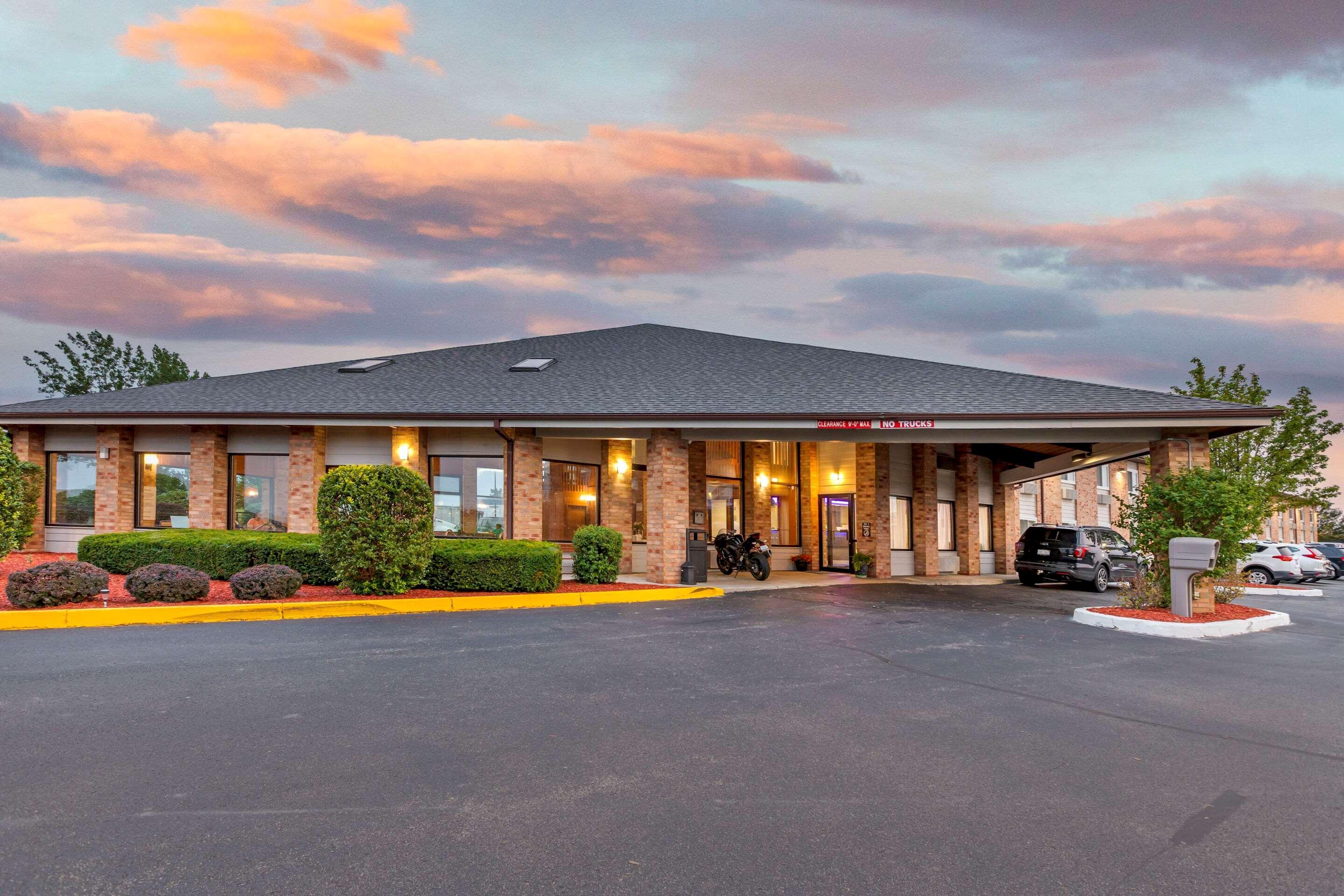 Rodeway Inn Coopersville Exteriér fotografie