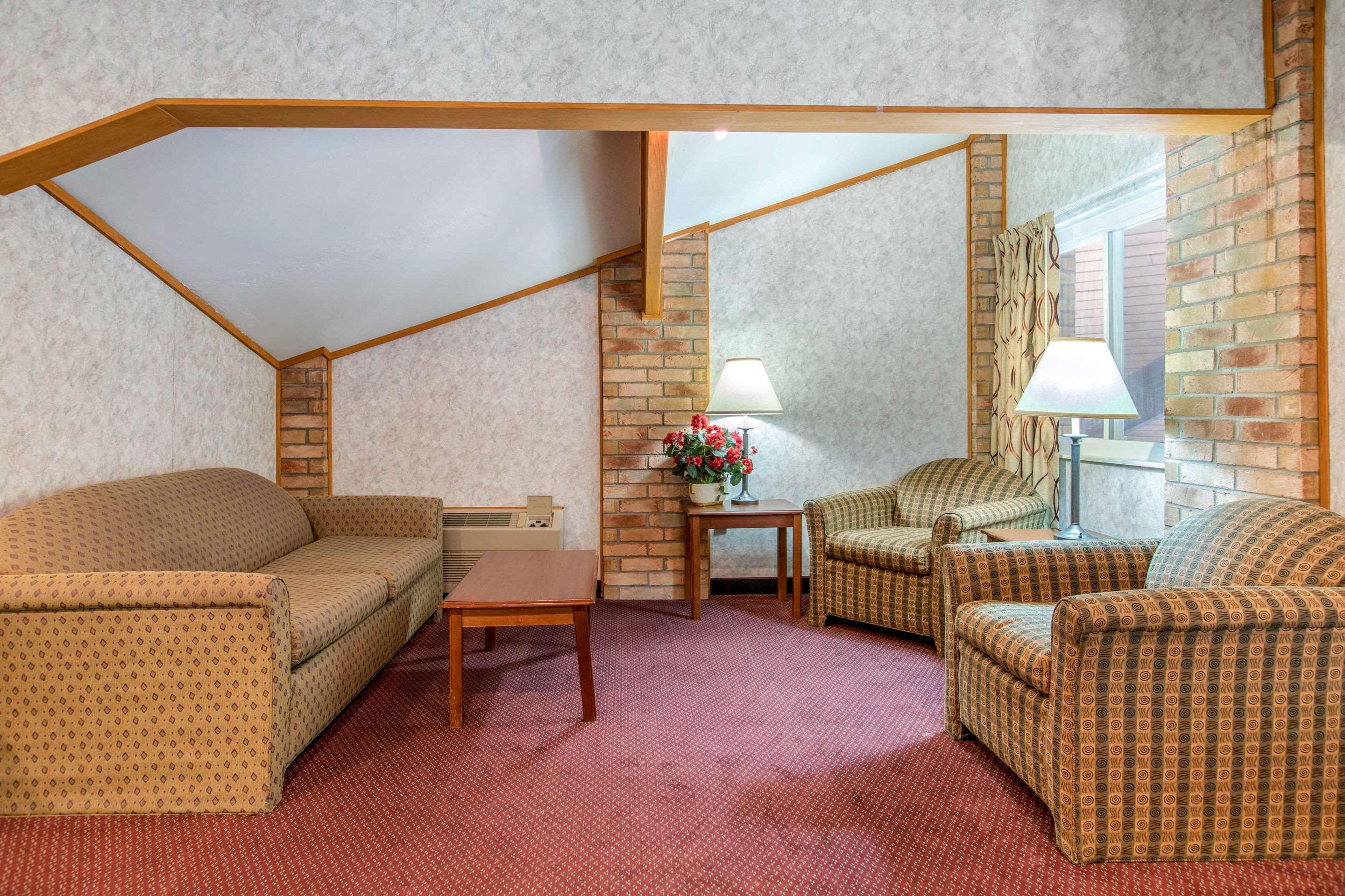 Rodeway Inn Coopersville Exteriér fotografie