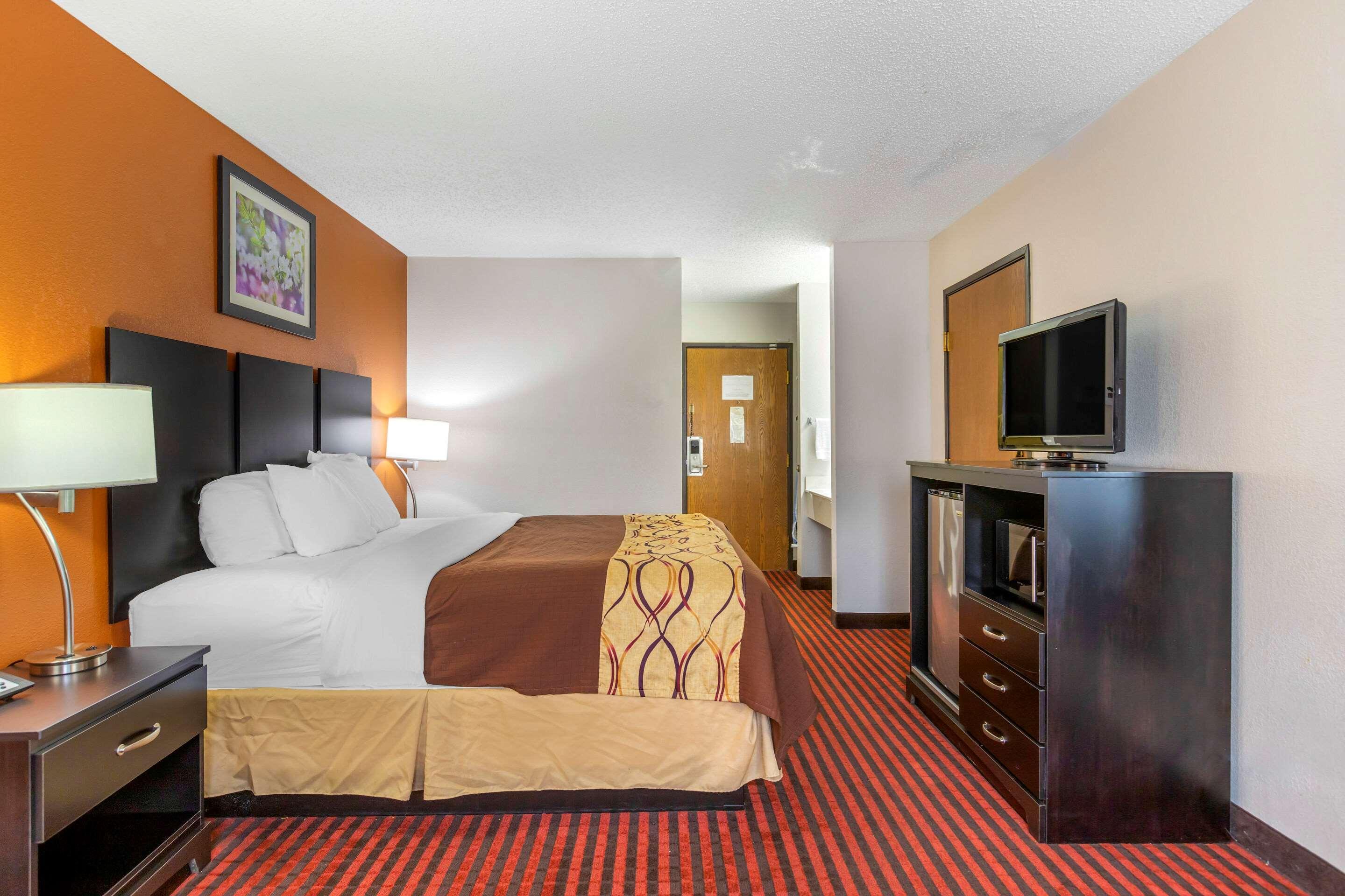 Rodeway Inn Coopersville Exteriér fotografie
