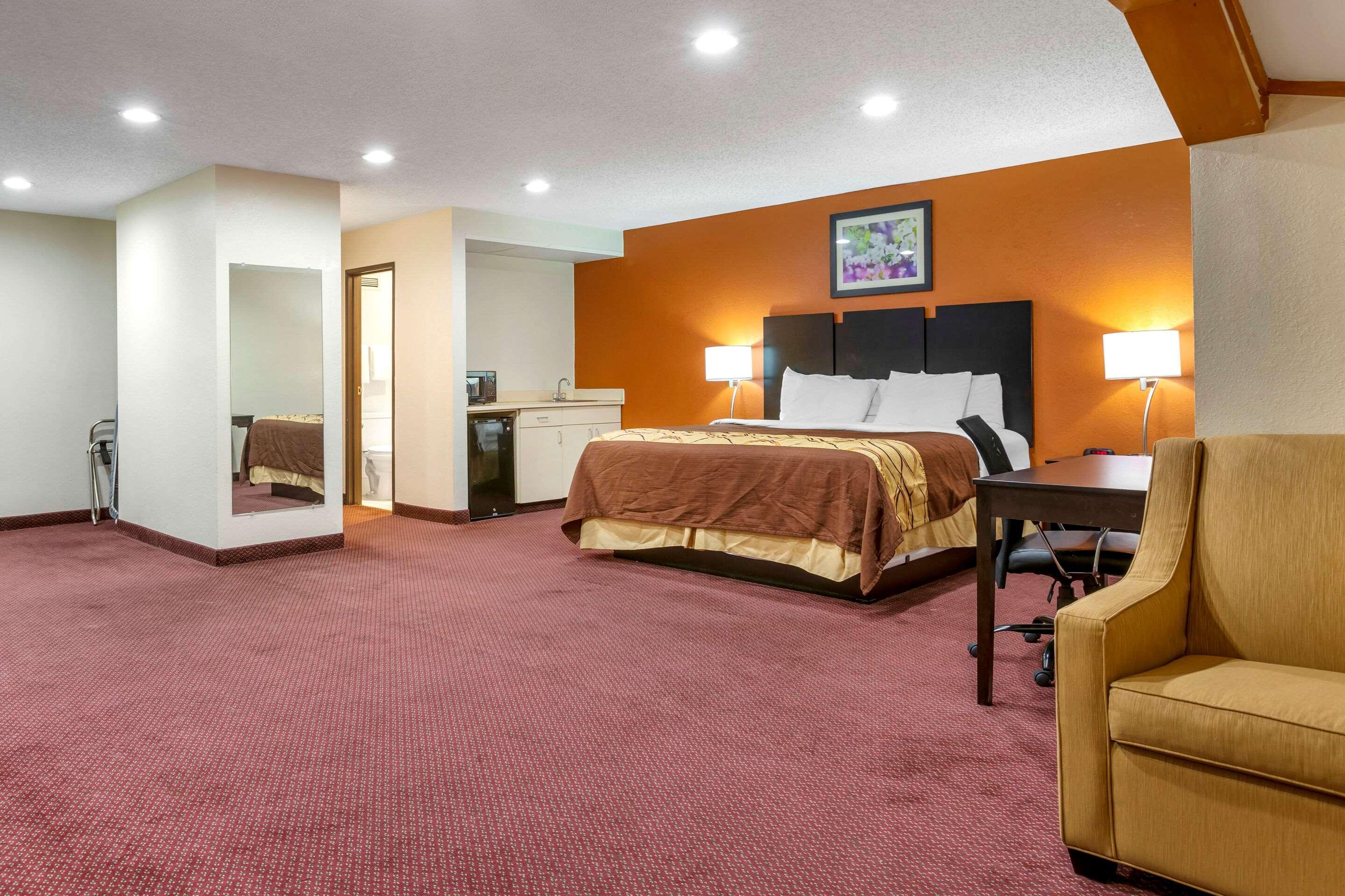 Rodeway Inn Coopersville Exteriér fotografie