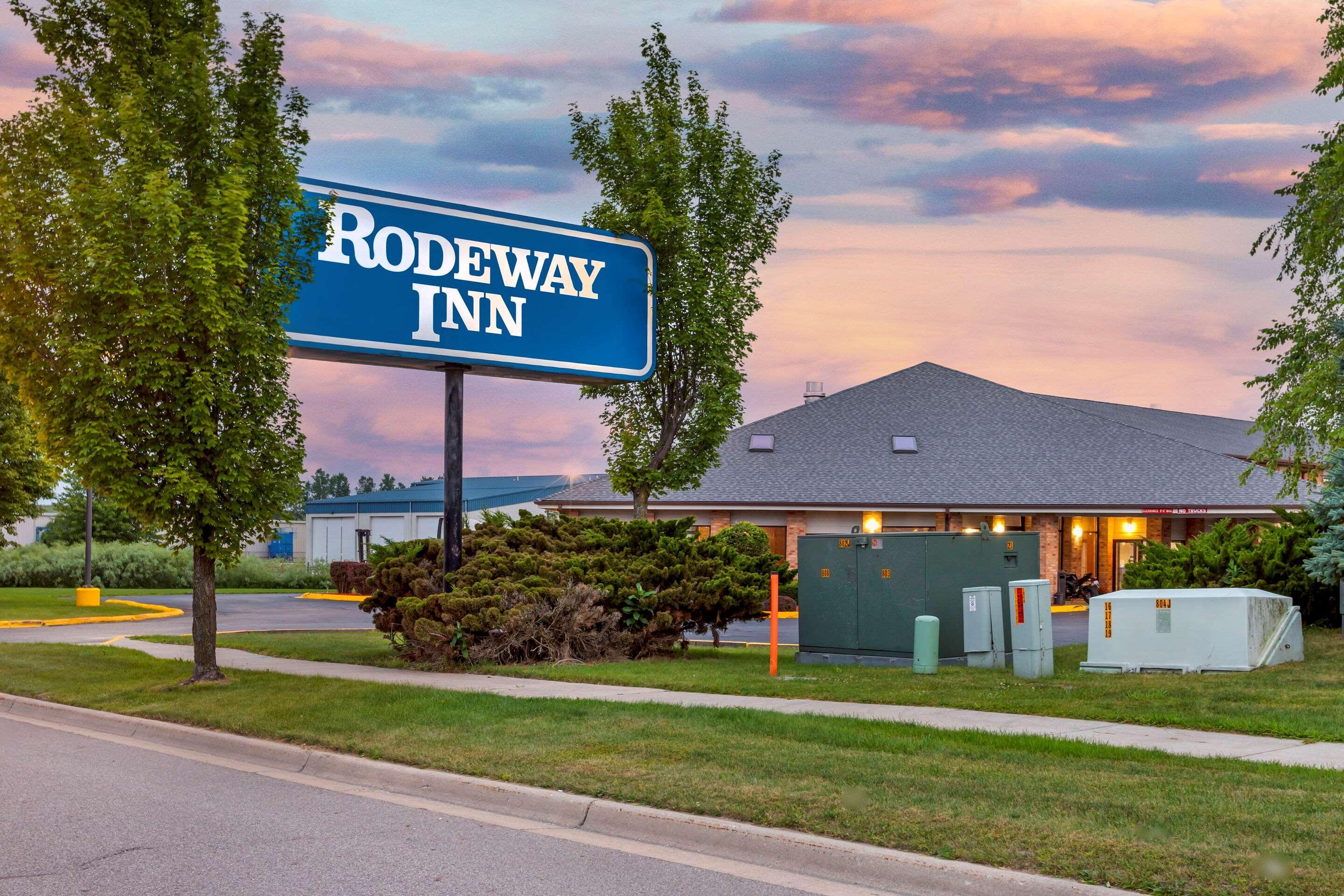 Rodeway Inn Coopersville Exteriér fotografie