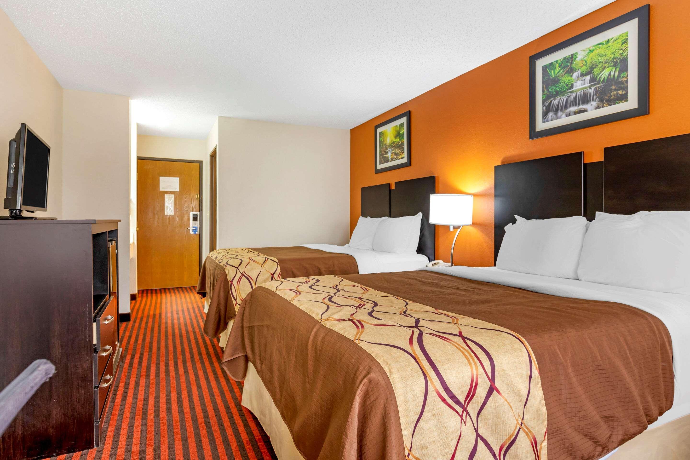 Rodeway Inn Coopersville Exteriér fotografie
